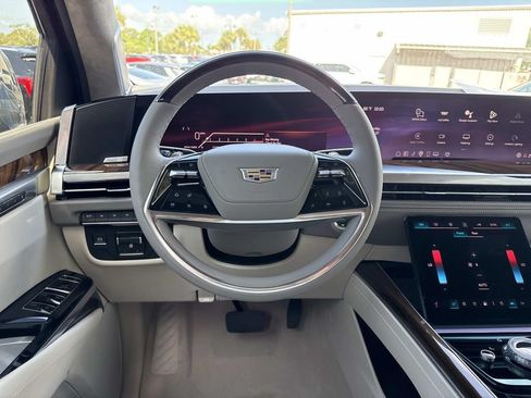 New 2026 Cadillac Escalade Platinum Sport w/ LPO, ONYX Package AWD/4WD image 17