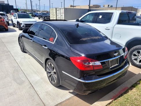 Used 2012 Hyundai Genesis 5.0 R-Spec RWD image 5
