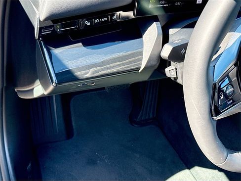 Used 2024 BMW 530i image 11