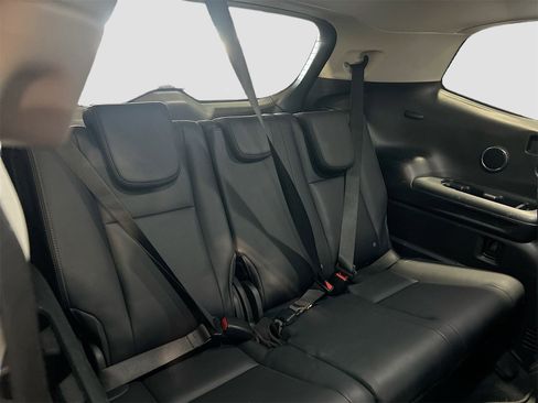 Used 2021 Subaru Ascent Limited w/ Technology Package image 29