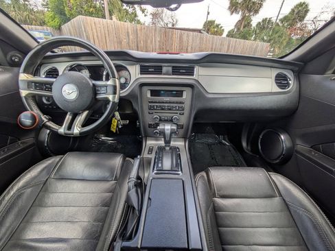Used 2010 Ford Mustang Convertible RWD image 15
