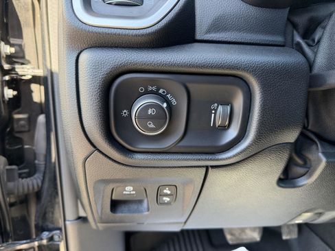 Used 2020 RAM 1500 Big Horn image 11