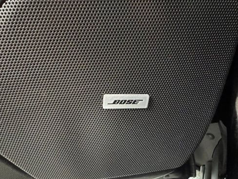 Used 2025 Cadillac XT6 Premium Luxury image 43