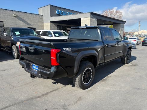 Used 2024 Toyota Tacoma TRD Off-Road image 5