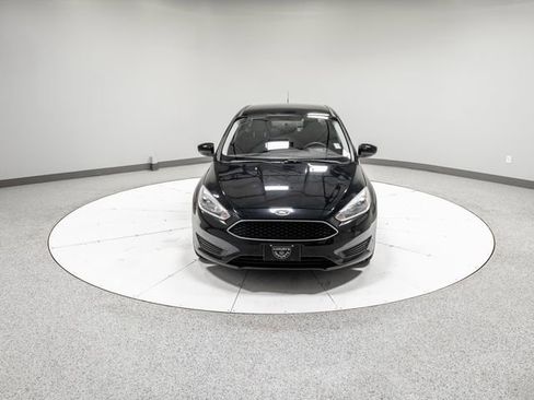 Used 2018 Ford Focus SE FWD image 25