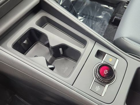 New 2026 Volkswagen Tiguan SE R-Line image 10