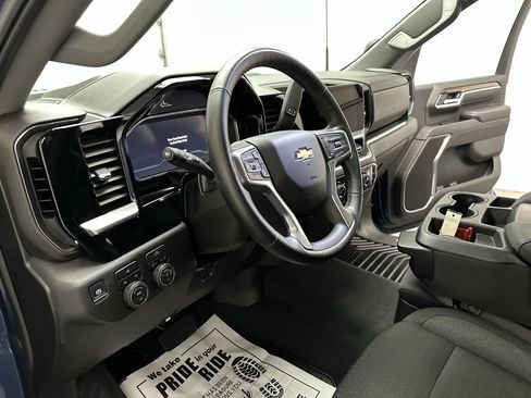 Used 2025 Chevrolet Silverado 2500 LT w/ Convenience Package AWD/4WD image 18