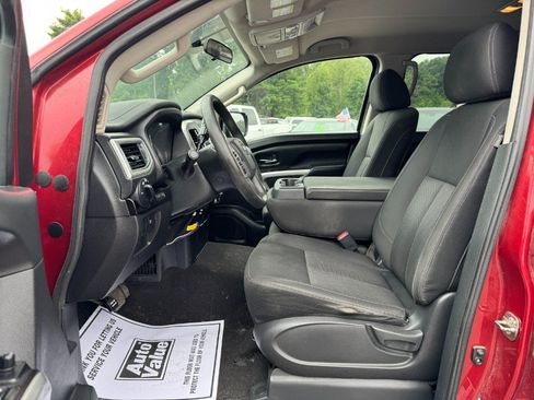 Used 2017 Nissan Titan SV AWD/4WD image 15