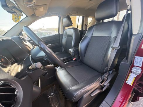 Used 2016 Jeep Compass Latitude AWD/4WD image 16