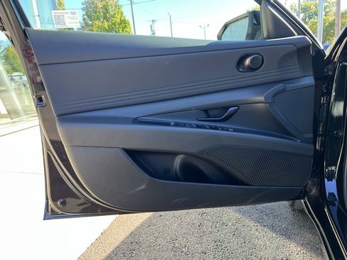 Certified 2025 Hyundai Elantra Sport image 10