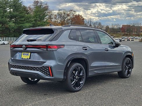 New 2026 Volkswagen Tiguan SE R-Line image 5