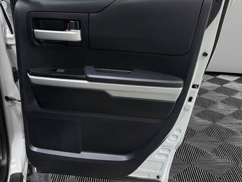 Used 2014 Toyota Tundra SR5 AWD/4WD image 11