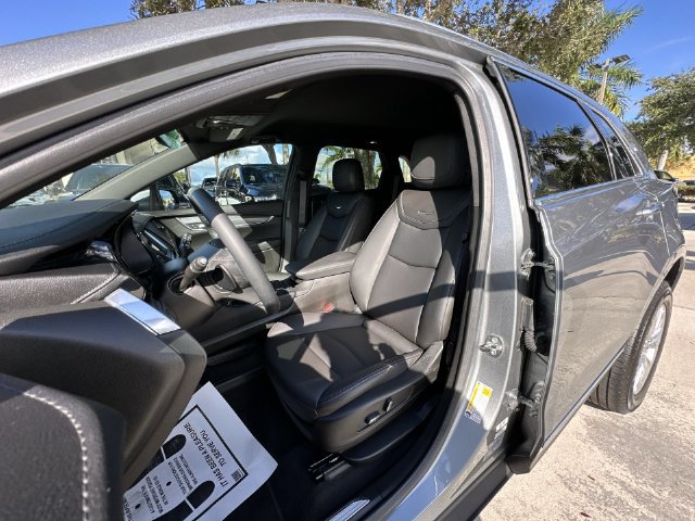 Certified 2024 Cadillac XT5 Luxury FWD image 19