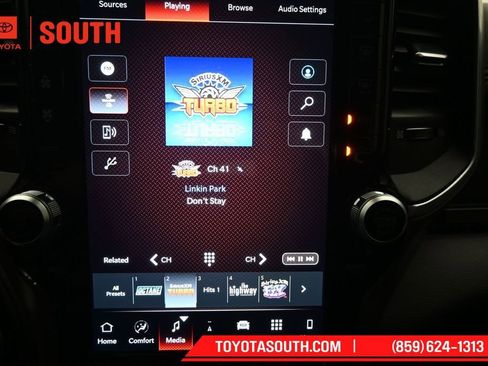 Used 2023 RAM 1500 Laramie AWD/4WD image 12