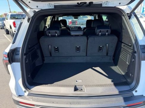 New 2026 Chevrolet Traverse LT w/ Driver Confidence Package FWD image 7