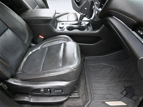 Used 2020 Chevrolet Traverse LT w/ LT Premium Package image 27