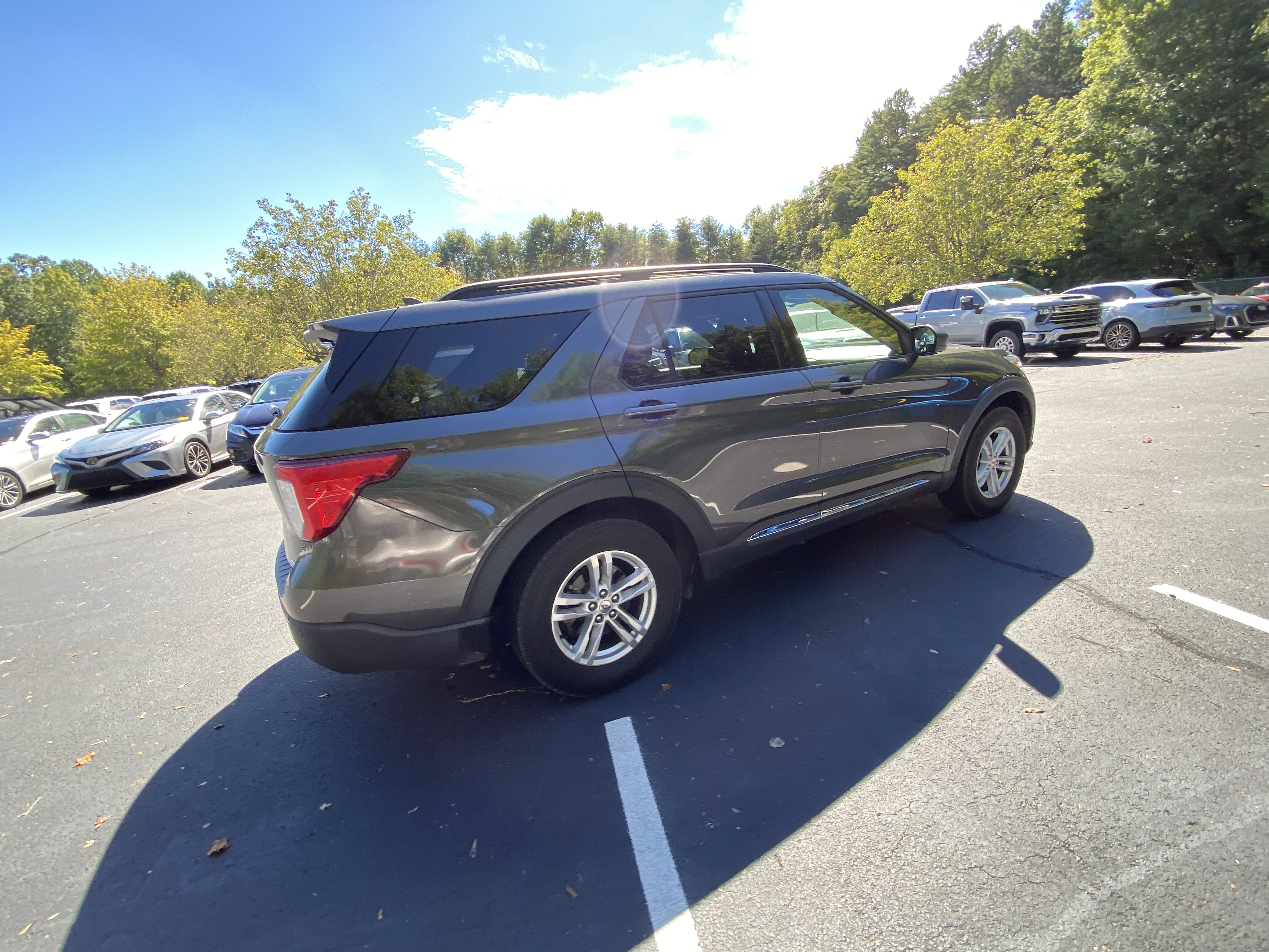 Used 2020 Ford Explorer XLT w/ Class III Trailer Tow Package AWD/4WD image 23
