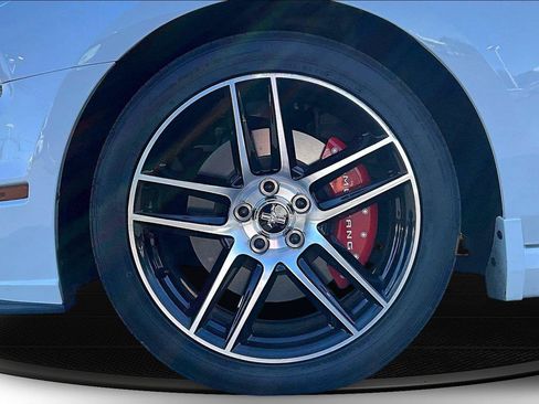 Used 2014 Ford Mustang GT Premium w/ Electronics Package RWD image 30