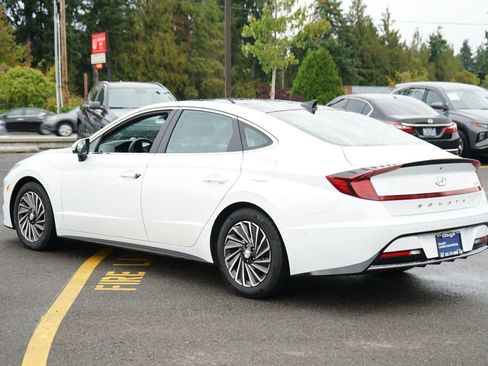 Certified 2022 Hyundai Sonata Limited w/ Cargo Package image 9