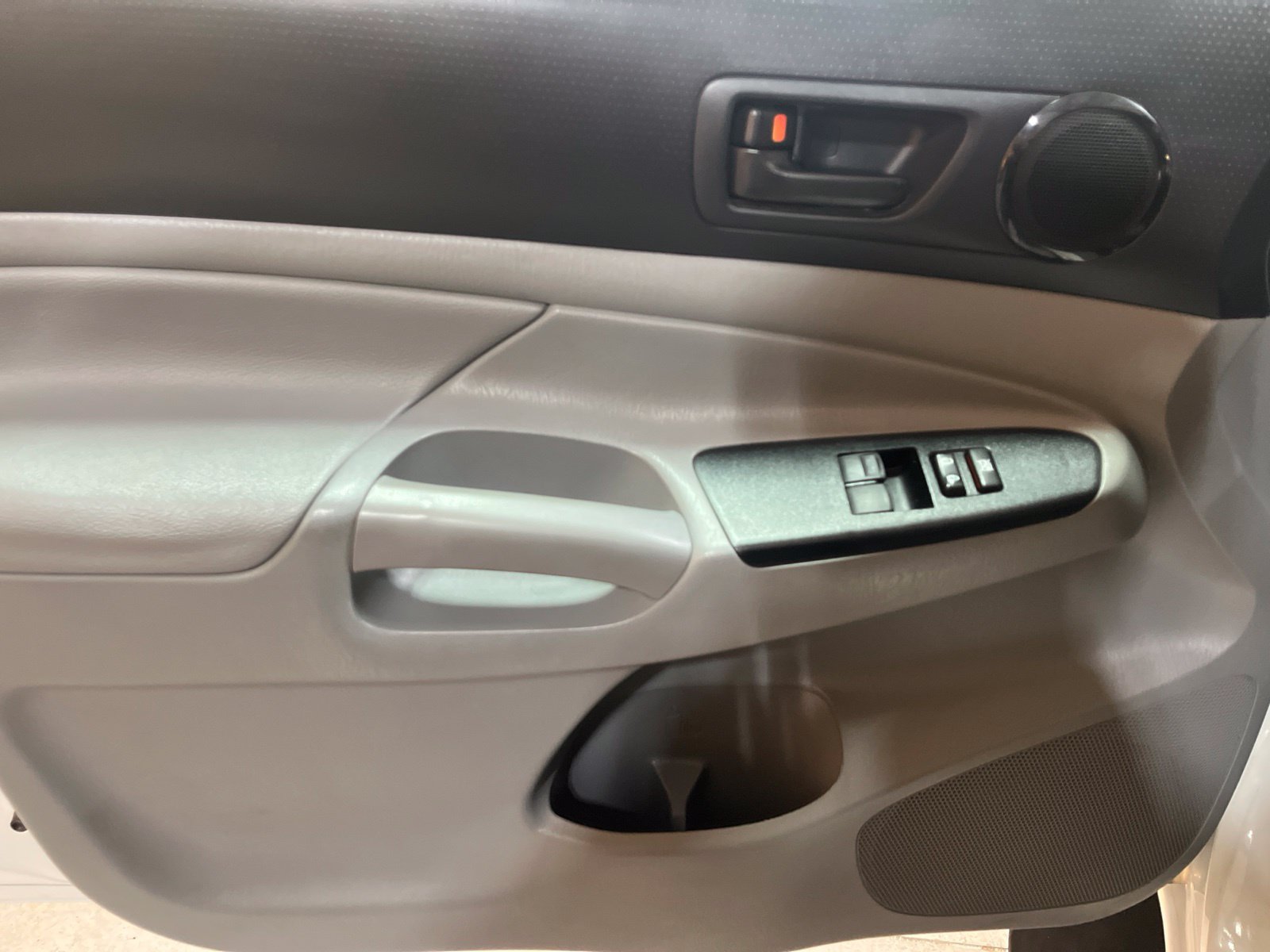 Used 2014 Toyota Tacoma PreRunner RWD image 18