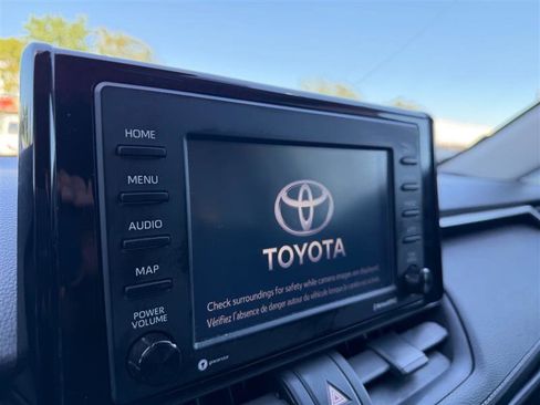 Used 2021 Toyota RAV4 XLE AWD/4WD image 20