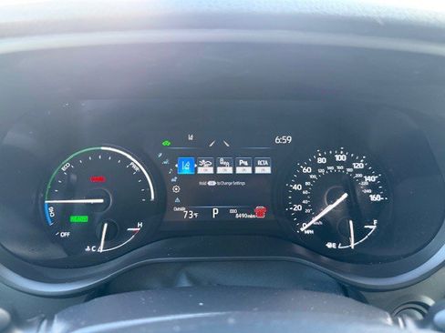 Used 2025 Toyota Sienna XLE image 20