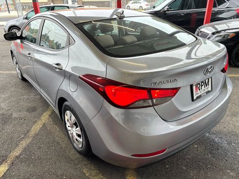 Used 2016 Hyundai Elantra SE image 5