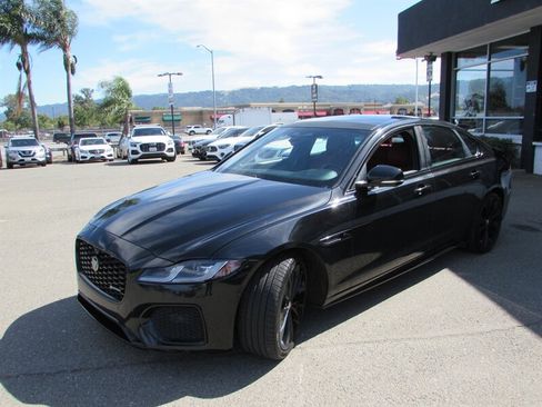 Used 2021 Jaguar XF R-Dynamic SE AWD/4WD image 3
