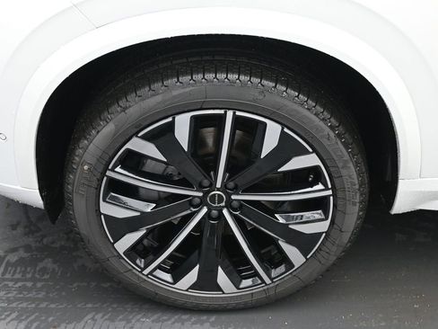 New 2026 Volvo XC90 B6 Ultra w/ Lounge Package AWD/4WD image 4