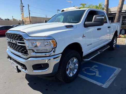 Used 2024 RAM 2500 Big Horn AWD/4WD image 3