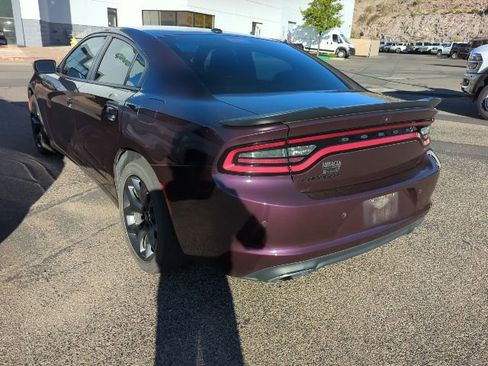 Used 2020 Dodge Charger SXT w/ Blacktop Package RWD image 4