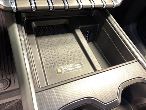 New 2026 GMC Acadia AT4 w/ LPO, Floor Liner Package image 39