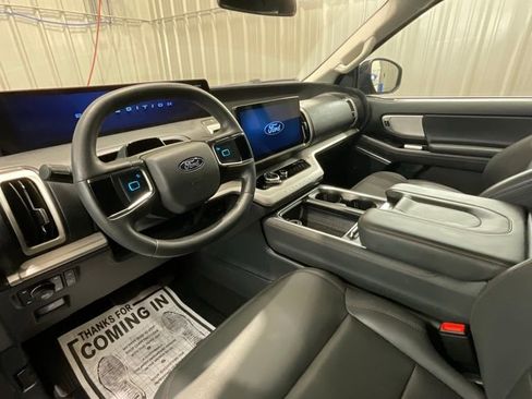 Used 2025 Ford Expedition Max Active AWD/4WD image 9
