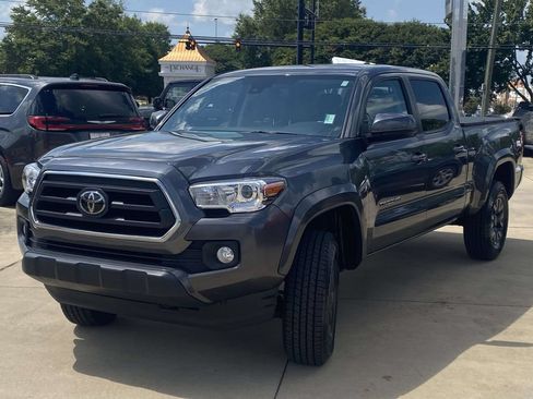 Used 2023 Toyota Tacoma SR5 RWD image 3