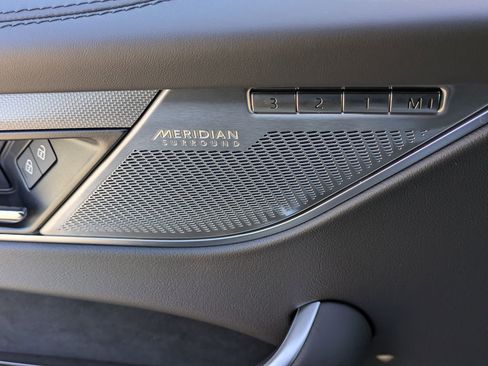 New 2026 Jaguar F-PACE SVR 575 Edition image 22