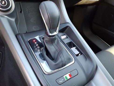 New 2026 Alfa Romeo Tonale Veloce w/ Quick Order Package 23H Volce image 24