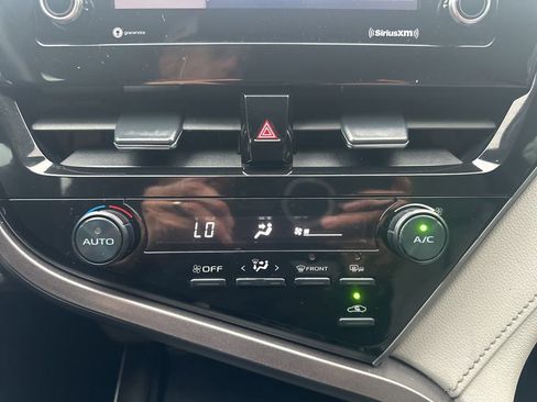 Used 2021 Toyota Camry SE w/ Cold Weather Package AWD/4WD image 4