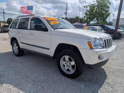 Used 2007 Jeep Grand Cherokee Laredo RWD image 3