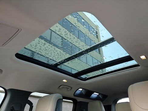 Used 2020 Land Rover Defender 110 SE image 20