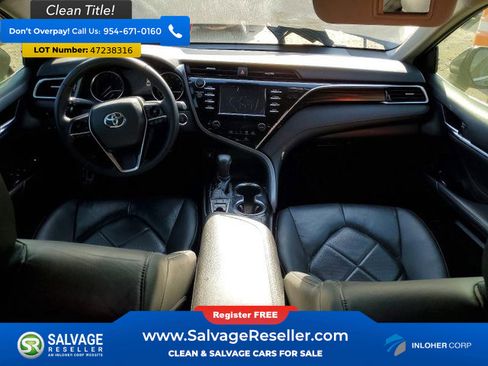 Used 2018 Toyota Camry XLE image 11