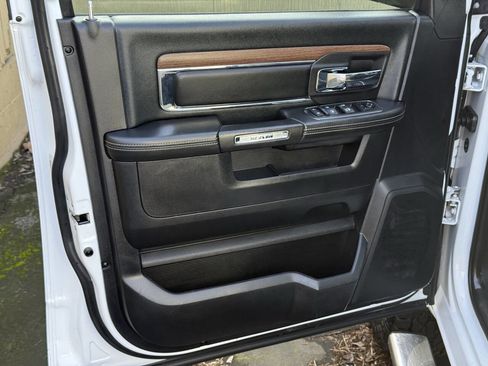 Used 2016 RAM 3500 Laramie w/ Convenience Group image 14