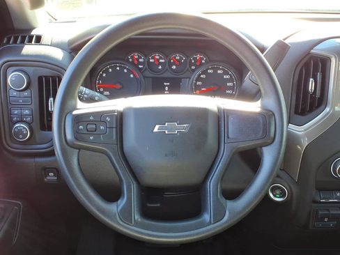 Used 2025 Chevrolet Silverado 2500 Custom w/ Custom Value Package image 18