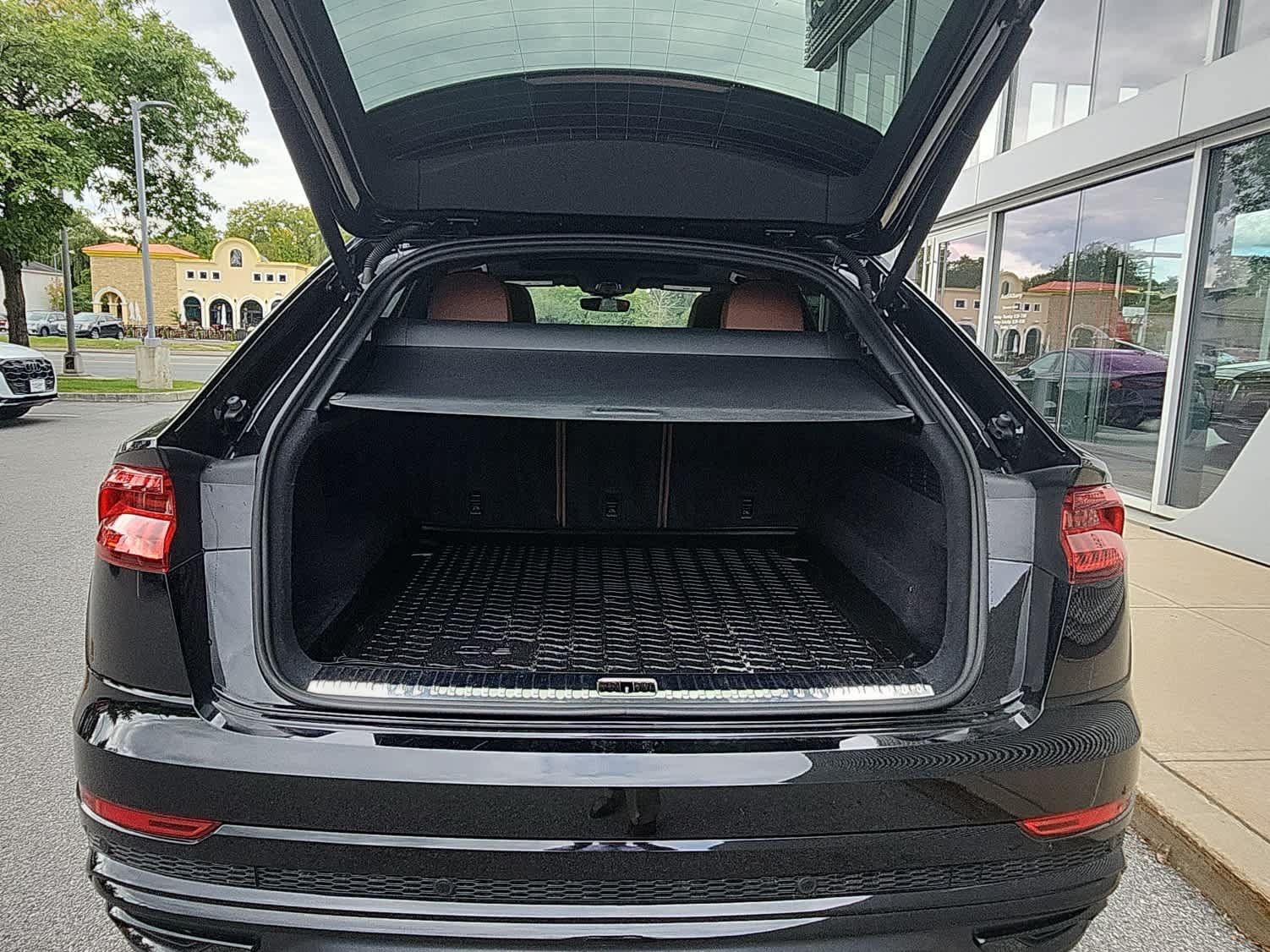 Used 2023 Audi Q8 Premium Plus AWD/4WD image 12