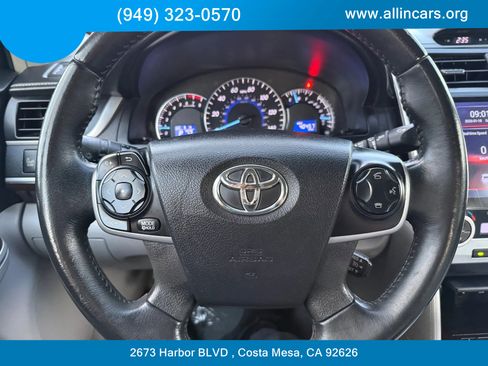 Used 2014 Toyota Camry XLE image 10