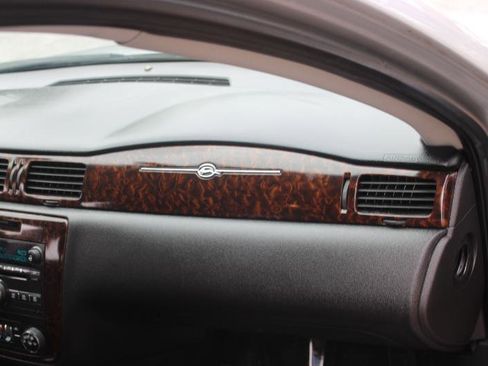 Used 2014 Chevrolet Impala LT image 16