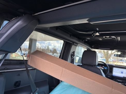 New 2025 Ford Bronco Badlands image 9