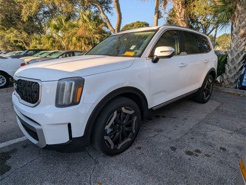Used 2025 Kia Telluride EX image 22