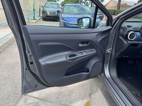 Used 2025 Nissan Versa SV FWD image 18