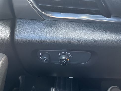 Certified 2023 Chevrolet Traverse LT image 18