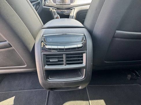 Used 2018 Cadillac XT5 Premium Luxury AWD/4WD image 13
